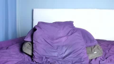 James Strong online show from April 12, 2:49 am