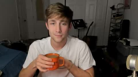 Snapshot of jamesterl chatting on January 20, 5:04 am Jamesterl online show from January 20, 5:04 am