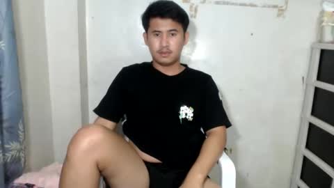 Snapshot of jamesthebigcockxxx chatting on May 1, 7:02 am jamesthebigcockxxx online show from May 1, 7:02 am