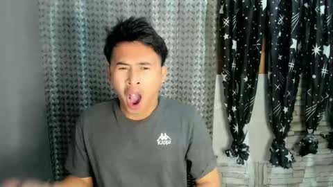 Snapshot of jamesthebigcockxxx chatting on May 17, 10:39 pm jamesthebigcockxxx online show from May 17, 10:39 pm