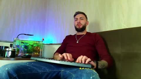 Robbie online show from March 8, 8:35 pm