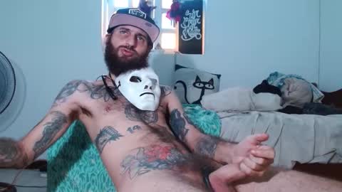 Snapshot of jammes_owen chatting on October 31, 2:40 pm Jammes. online show from October 31, 2:40 pm