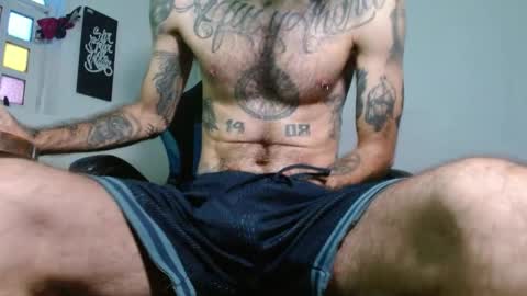 Snapshot of jammes_owen chatting on April 3, 8:29 pm Jammes. online show from April 3, 8:29 pm
