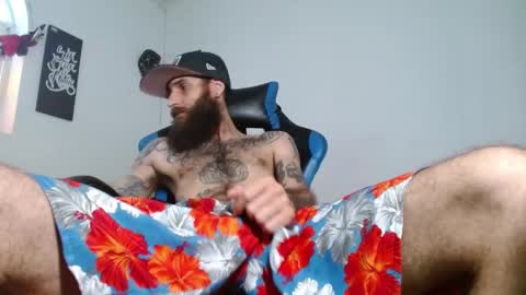 Snapshot of jammes_owen chatting on April 4, 5:32 pm Jammes. online show from April 4, 5:32 pm