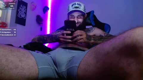 Snapshot of jammes_owen chatting on May 13, 7:00 pm Jammes. online show from May 13, 7:00 pm