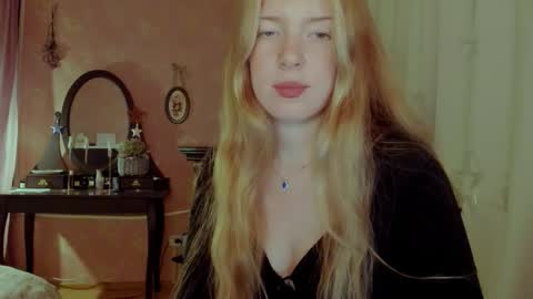 Snapshot of jane_and_star chatting on October 29, 10:00 pm Star online show from October 29, 10:00 pm