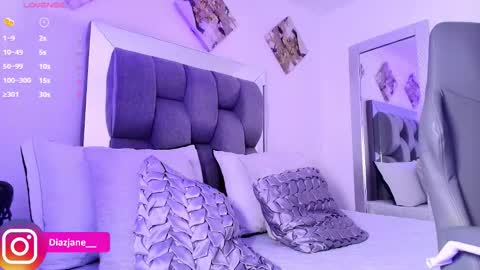 Jennifer online show from February 24, 7:12 pm