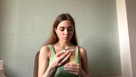 Snapshot of janellelazott chatting on July 10, 9:56 am Rose online show from July 10, 9:56 am