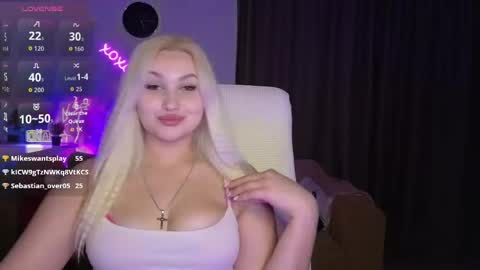 Snapshot of janemiss chatting on May 1, 10:14 pm Jane online show from May 1, 10:14 pm