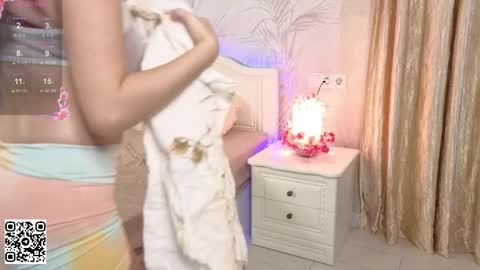 Snapshot of janepuff chatting on October 31, 6:58 am janepuff online show from October 31, 6:58 am