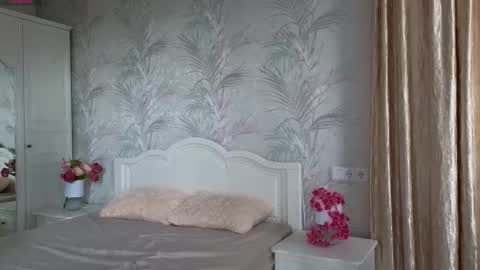 janepuff online show from November 20, 8:25 am