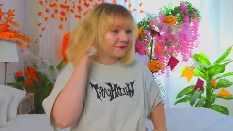 Snapshot of janestokes chatting on November 8, 11:21 am Diane online show from November 8, 11:21 am