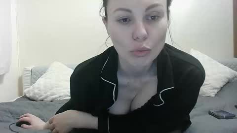 Snapshot of janet_jay_ chatting on May 6, 3:02 am Janet online show from May 6, 3:02 am