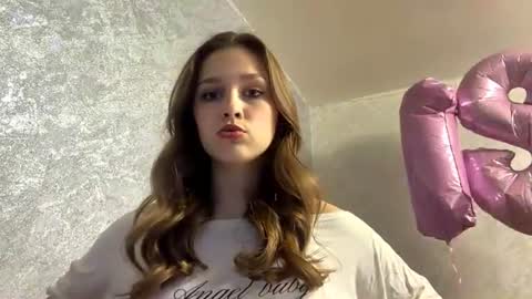 Snapshot of janettachapen chatting on July 10, 11:57 am Lilly online show from July 10, 11:57 am