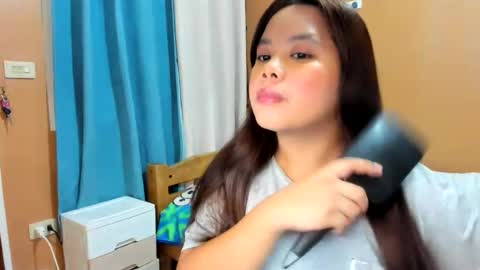 Snapshot of janeyoun18 chatting on July 29, 3:32 pm janeyoun18 online show from July 29, 3:32 pm
