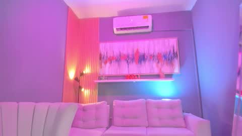 Janinne  online show from February 20, 11:00 am