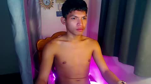 janlloyd04 online show from March 8, 8:18 am