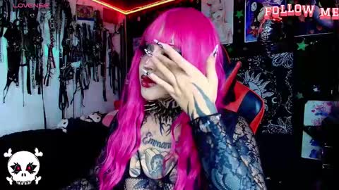      online show from February 19, 9:33 pm