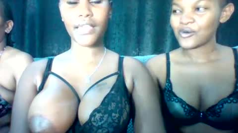 jannyshiko75 online show from May 19, 12:33 pm