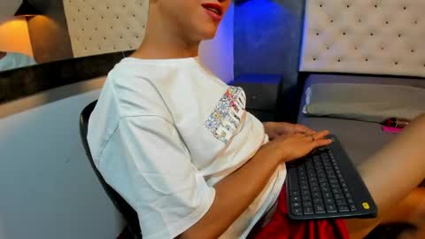 Snapshot of jara_chick chatting on May 4, 8:27 pm Jara online show from May 4, 8:27 pm