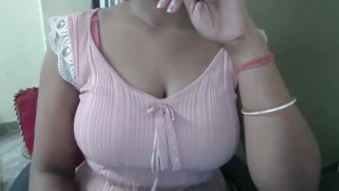 Snapshot of jasmeen_love143 chatting on April 1, 7:42 am jasmeen online show from April 1, 7:42 am