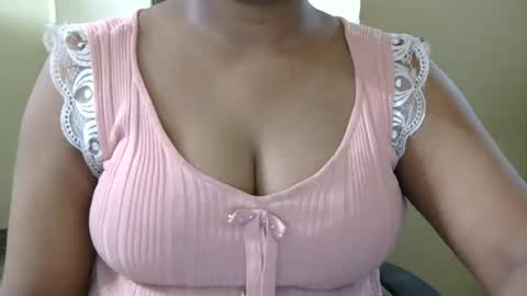 Snapshot of jasmeen_love143 chatting on July 14, 7:13 am jasmeen online show from July 14, 7:13 am