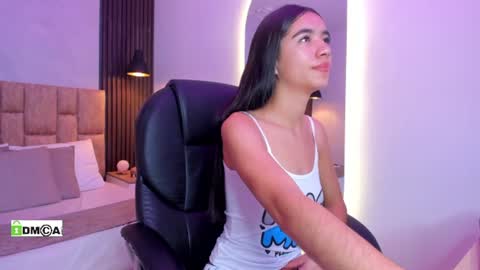 Snapshot of jasmin_adams chatting on June 29, 12:05 pm Jasmin online show from June 29, 12:05 pm