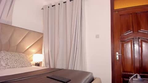 Snapshot of jasmin_melons chatting on January 18, 3:32 am jasmin_melons online show from January 18, 3:32 am