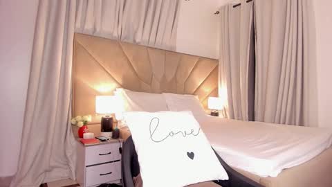 Snapshot of jasmin_melons chatting on February 20, 10:32 pm jasmin_melons online show from February 20, 10:32 pm