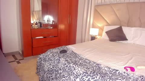 jasmin_melons online show from May 11, 3:12 am
