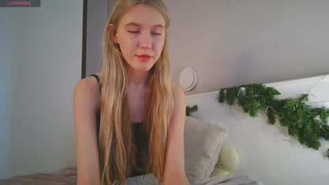 Chloe online show from February 3, 8:30 am