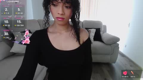 Snapshot of jasmine_019 chatting on October 26, 6:03 pm J- next transmission december 4 online show from October 26, 6:03 pm