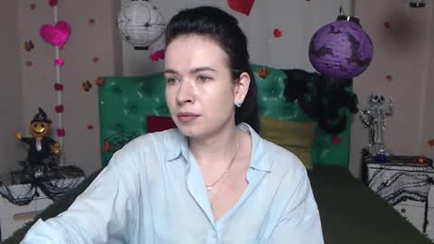 JasmineKouch online show from November 16, 7:03 am