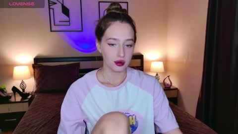 Snapshot of jasminelorens chatting on October 4, 4:43 am Jasmine online show from October 4, 4:43 am