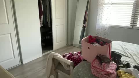 Jasmine Tate online show from April 17, 4:43 pm