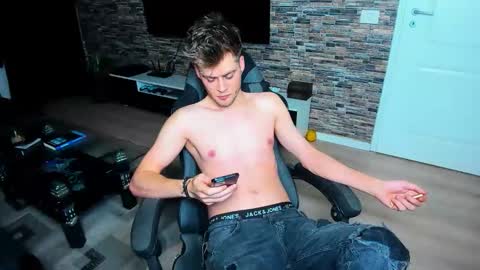 Snapshot of jason_marz chatting on November 16, 12:16 am JasoN online show from November 16, 12:16 am