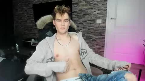 Snapshot of jason_marz chatting on March 22, 6:11 pm JasoN online show from March 22, 6:11 pm