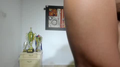 Snapshot of jason_risto chatting on December 21, 1:36 am jason_risto online show from December 21, 1:36 am