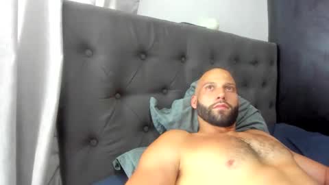 Snapshot of jasonmartiinez chatting on October 24, 6:48 pm    online show from October 24, 6:48 pm
