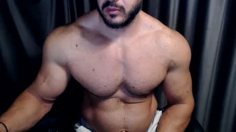 Snapshot of jasphermscl chatting on November 8, 5:18 am JaspherMscl online show from November 8, 5:18 am