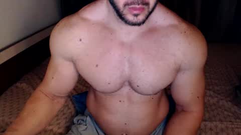 Snapshot of jasphermscl chatting on February 3, 11:32 pm JaspherMscl online show from February 3, 11:32 pm