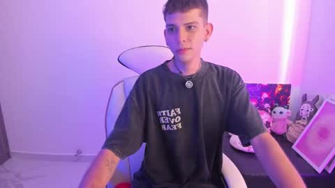 Snapshot of jasson___ chatting on December 15, 2:21 pm jasson___ online show from December 15, 2:21 pm