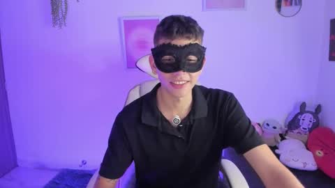 Snapshot of jasson___ chatting on January 12, 1:11 am jasson___ online show from January 12, 1:11 am