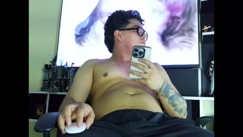 Snapshot of javi_bermuzzi chatting on July 3, 10:38 pm javi bermuzzi online show from July 3, 10:38 pm