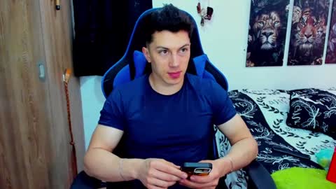 Javier online show from December 5, 8:00 pm