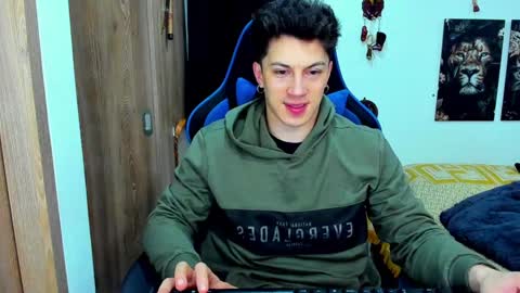 Javier online show from December 14, 3:51 am