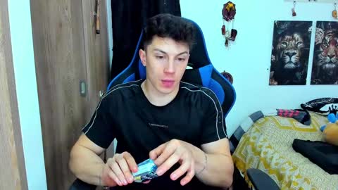 Javier online show from December 31, 4:04 pm