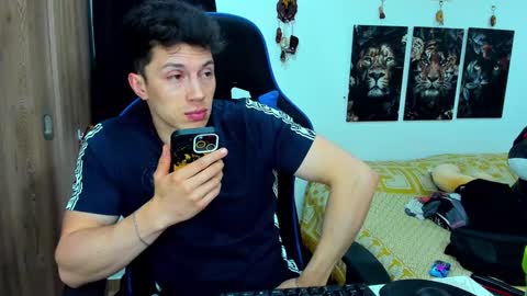 Javier online show from January 11, 2:30 am