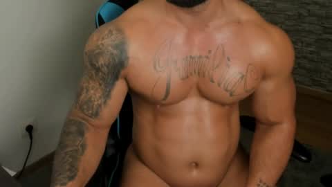 Snapshot of jaxonhunk chatting on April 19, 7:49 pm JaxonHunk online show from April 19, 7:49 pm