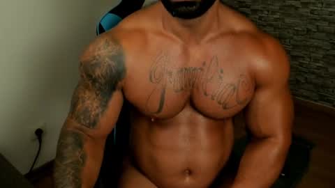 Snapshot of jaxonhunk chatting on July 9, 3:21 am JaxonHunk online show from July 9, 3:21 am